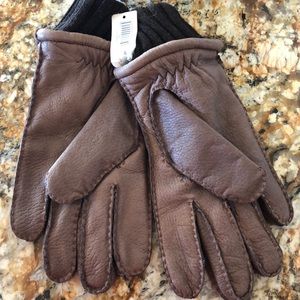 Gap leatherlike gloves size small